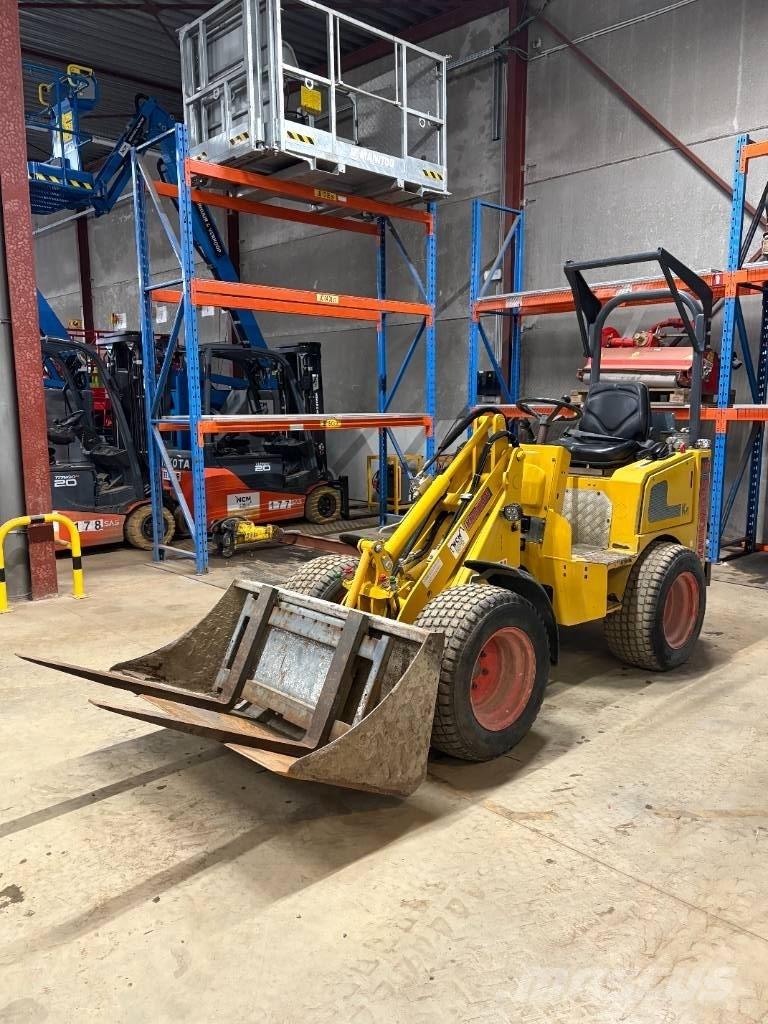 Knikmops KM 130 Колесни товарачи