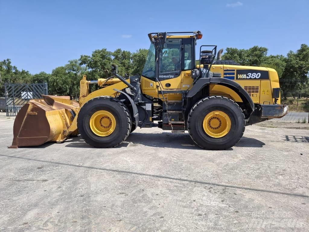 Komatsu WA 380-8 Мини товарачи