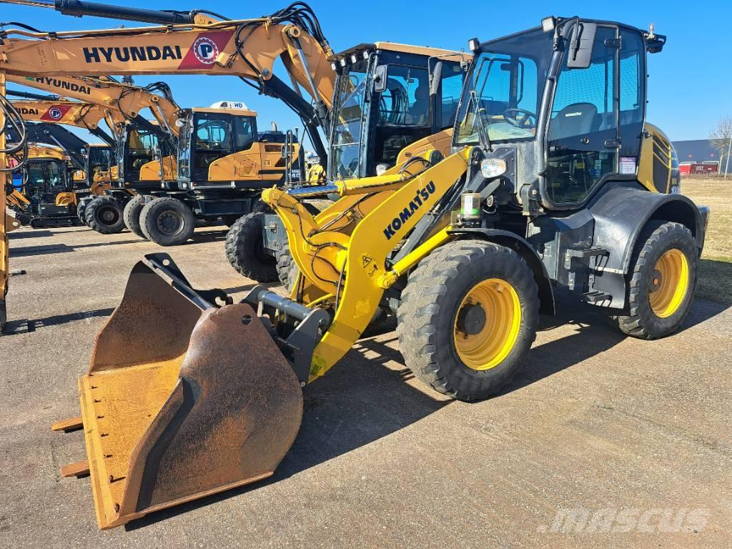 Komatsu WA100-8E0 Колесни товарачи