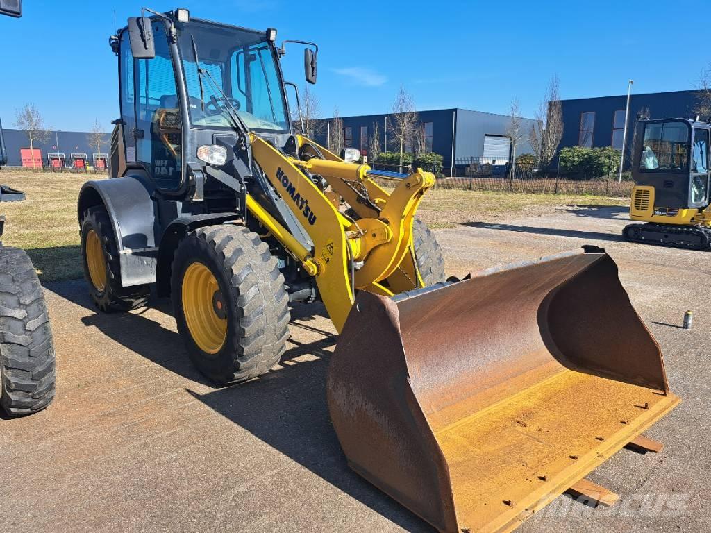 Komatsu WA100-8E0 Колесни товарачи