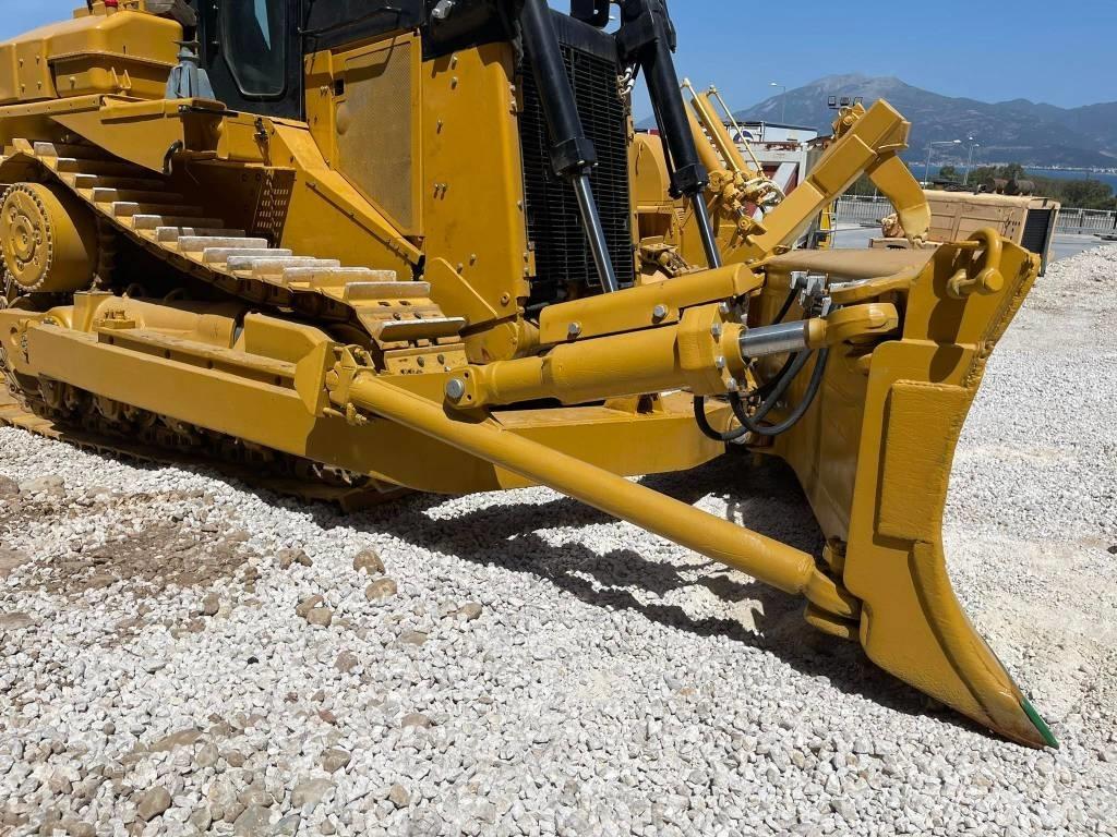 CAT D9N Верижни булдозери
