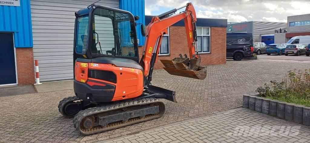 Kubota U 27-4 Мини екскаватори < 7 т