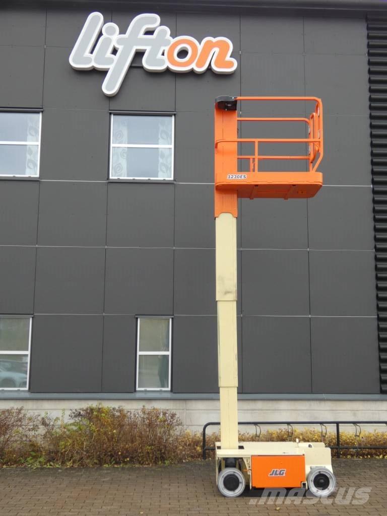 JLG 1230 ES Вертикални мачтови повдигачи
