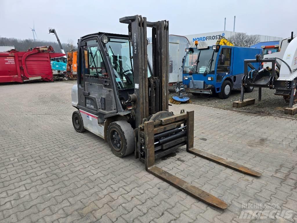 Nissan 30 YG1D2A30Q Дизелови камиони