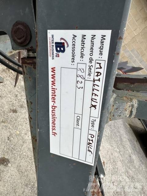 MAILLEUX MANIBALLE Стяги за бали