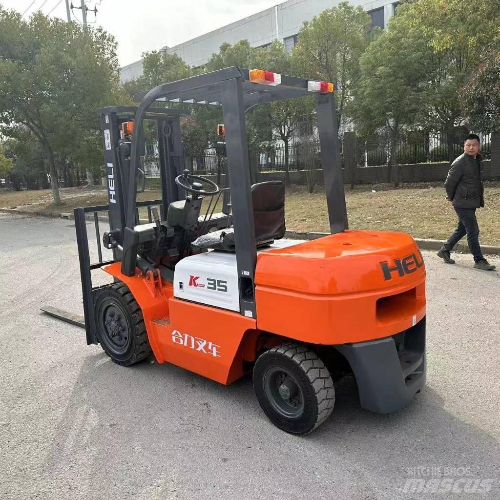 Heli CPC35 Дизелови камиони
