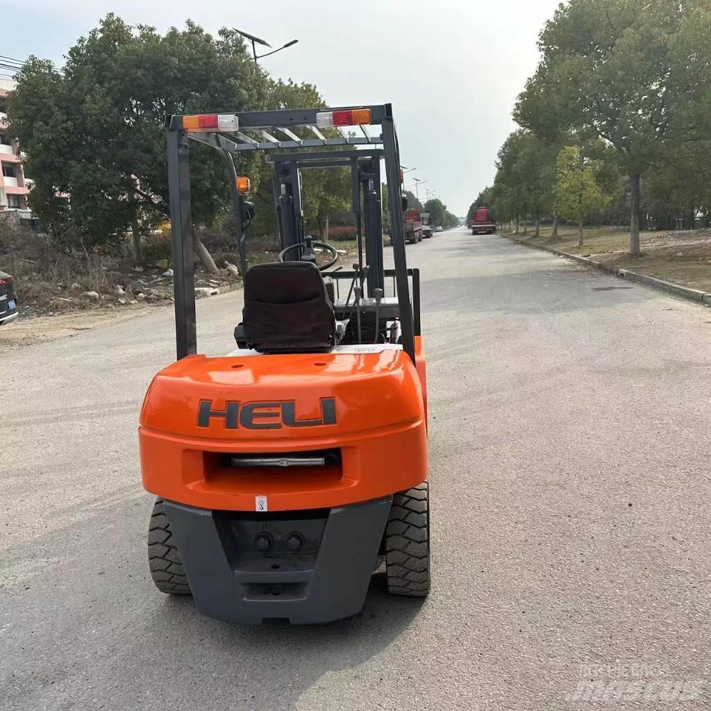 Heli CPC35 Дизелови камиони