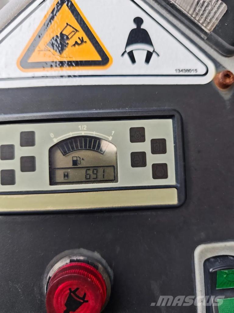 Volvo SD 25 Пневматични гумени  ролки
