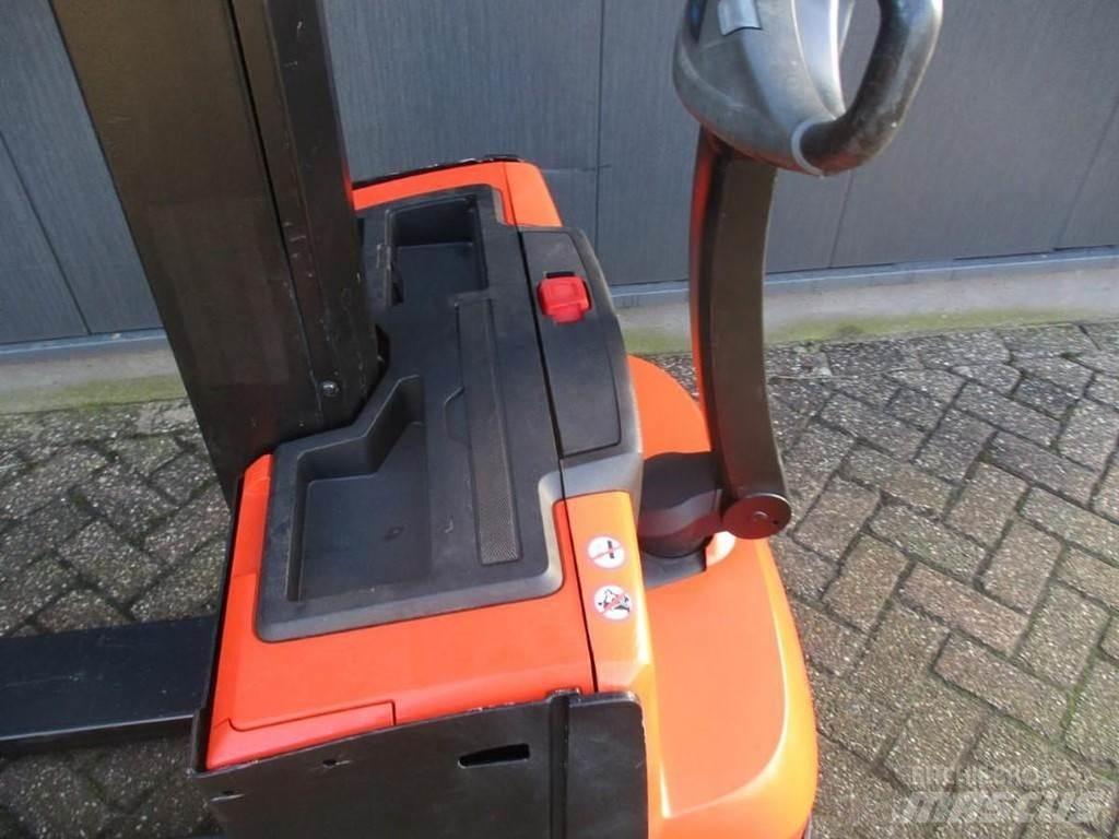 BT SWE 080L Колички високоповдигачи с теглич
