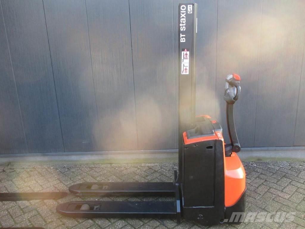 Toyota SWE 080L Колички високоповдигачи с теглич