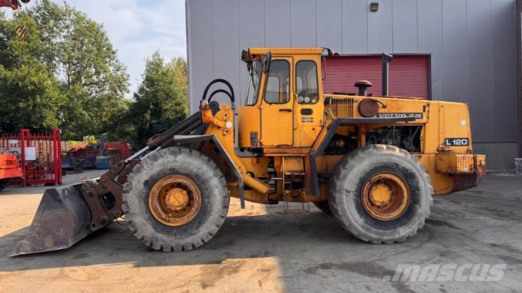Volvo L 120 Колесни товарачи