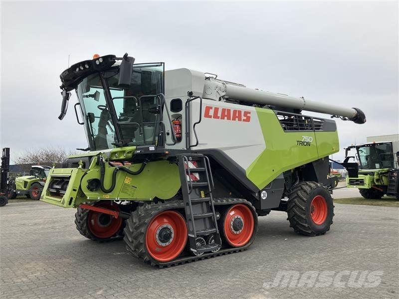 CLAAS TRION 750 TT Комбайни
