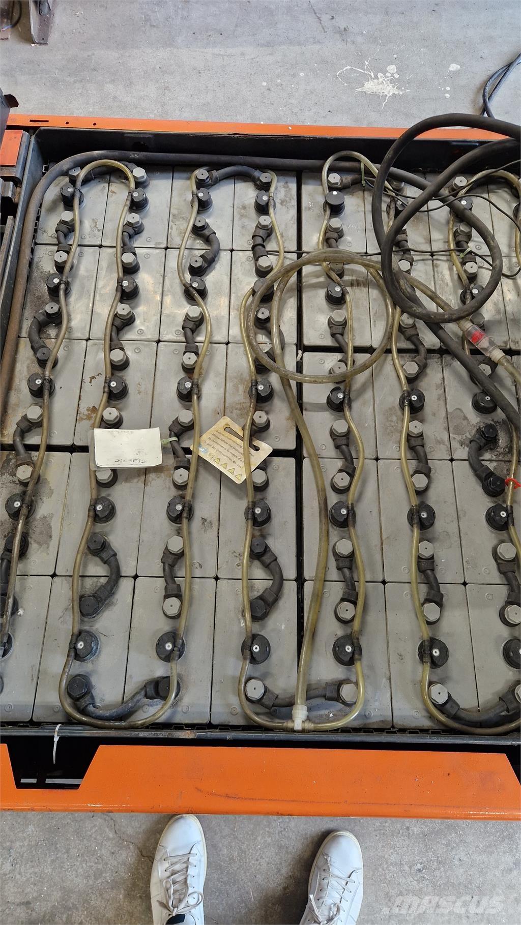 Toyota 7FBMF30 Електрически вилични кари-повдигачи