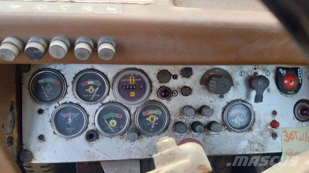 CAT 920 Колесни товарачи