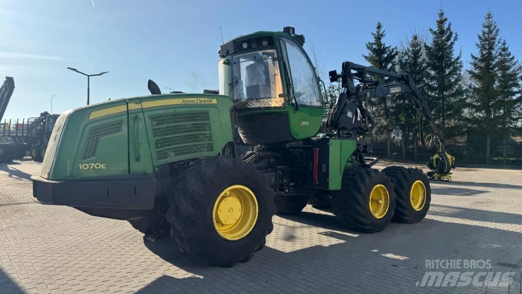 John Deere 1070 E Харвестери