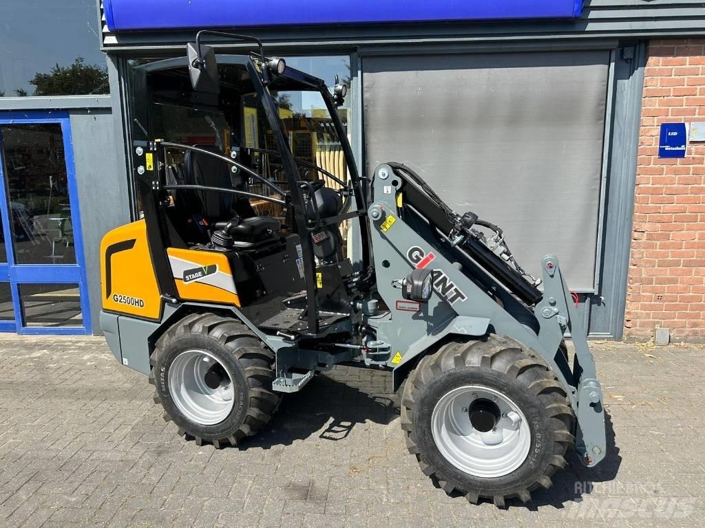 GiANT G 2500 HD Многофункционални товарачи