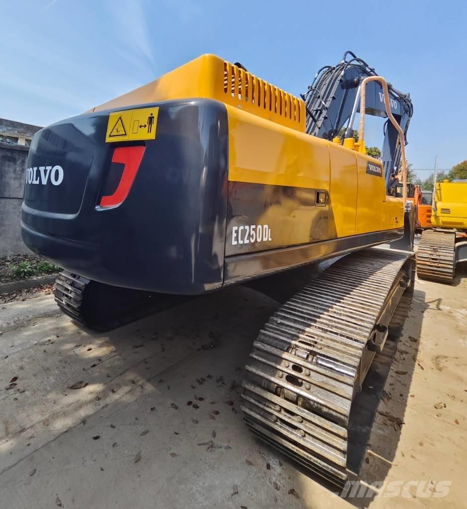Volvo EC 250 D L Верижен екскаватор