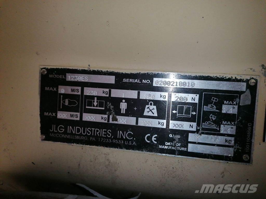 JLG 1230ES Други вишки и платформи