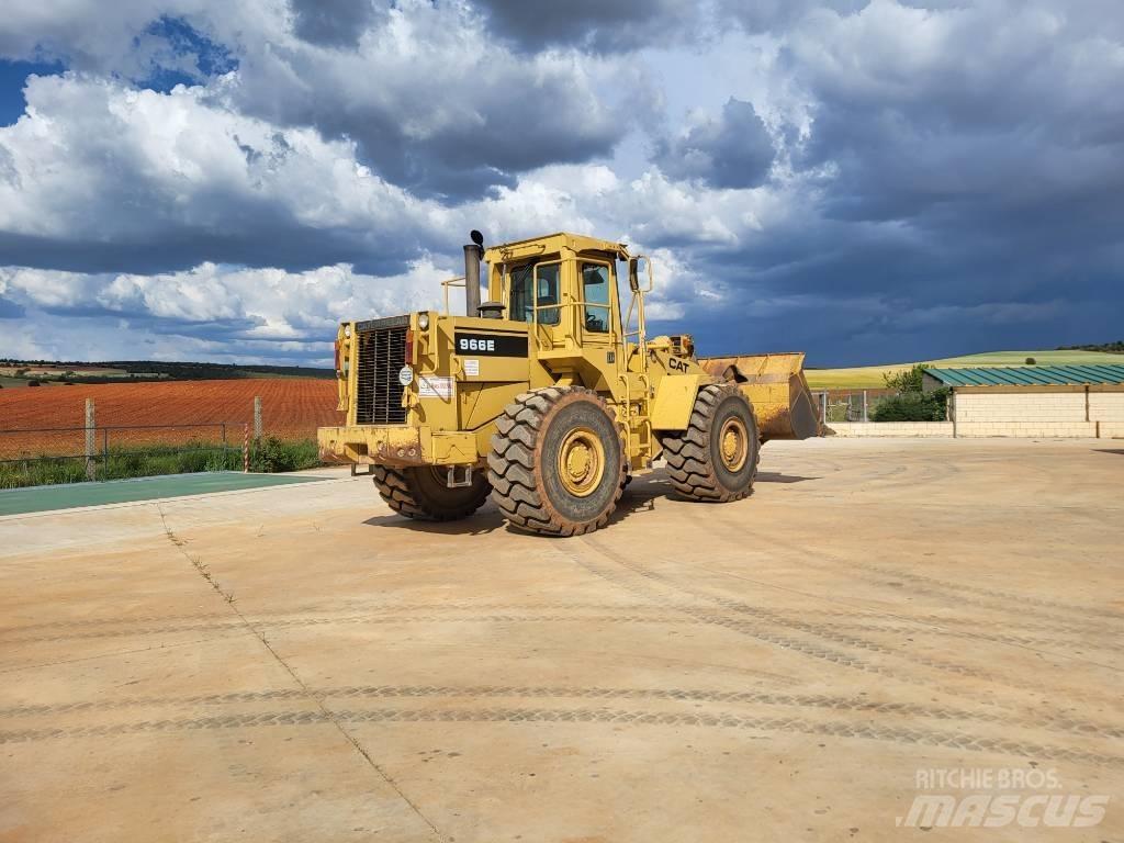 CAT 966E Колесни товарачи