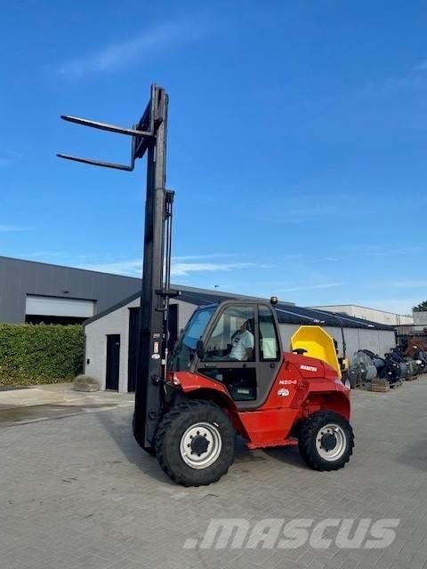 Manitou M 30.4 Камиони за херавни местности