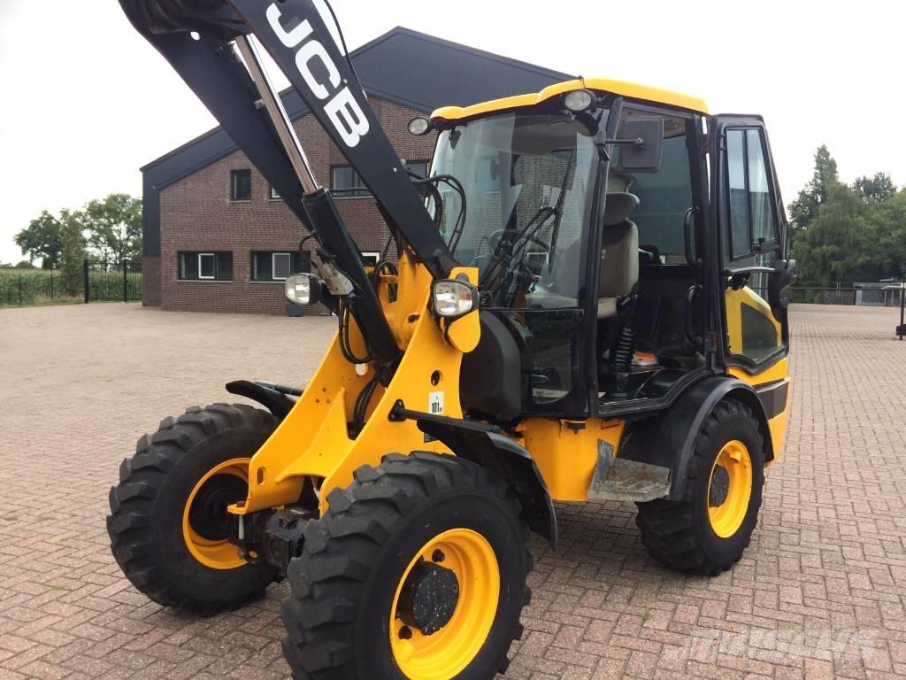 JCB 406 Колесни товарачи