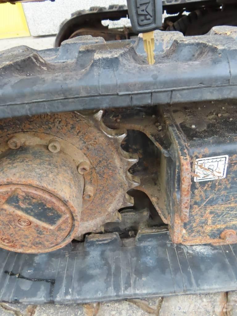 CAT 301.7 D Мини екскаватори < 7 т