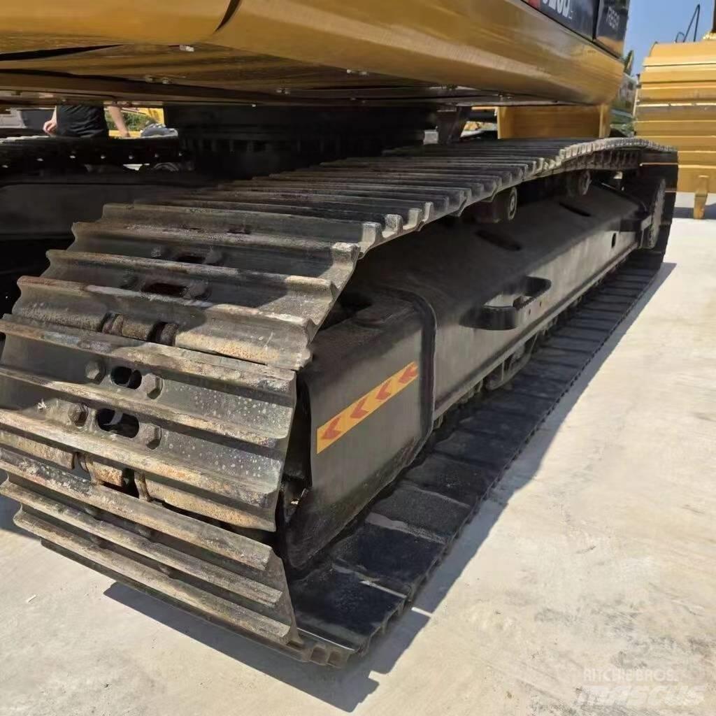 CAT 323 D Верижен екскаватор