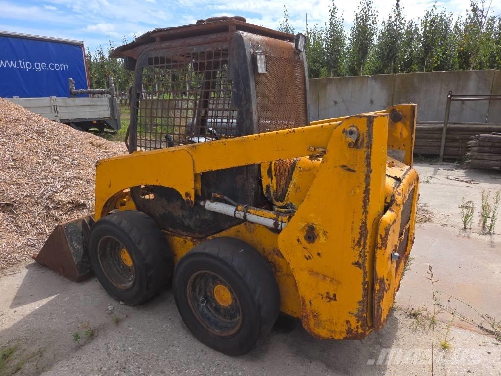 Komatsu SK 714 Мини товарачи
