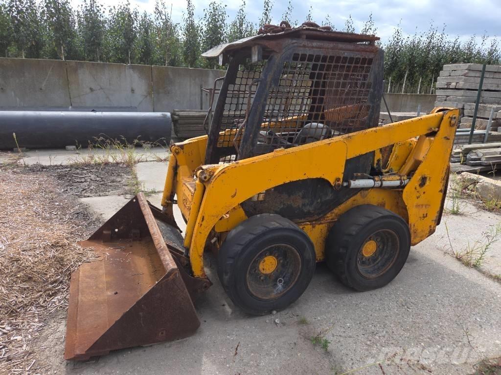Komatsu SK 714 Мини товарачи

