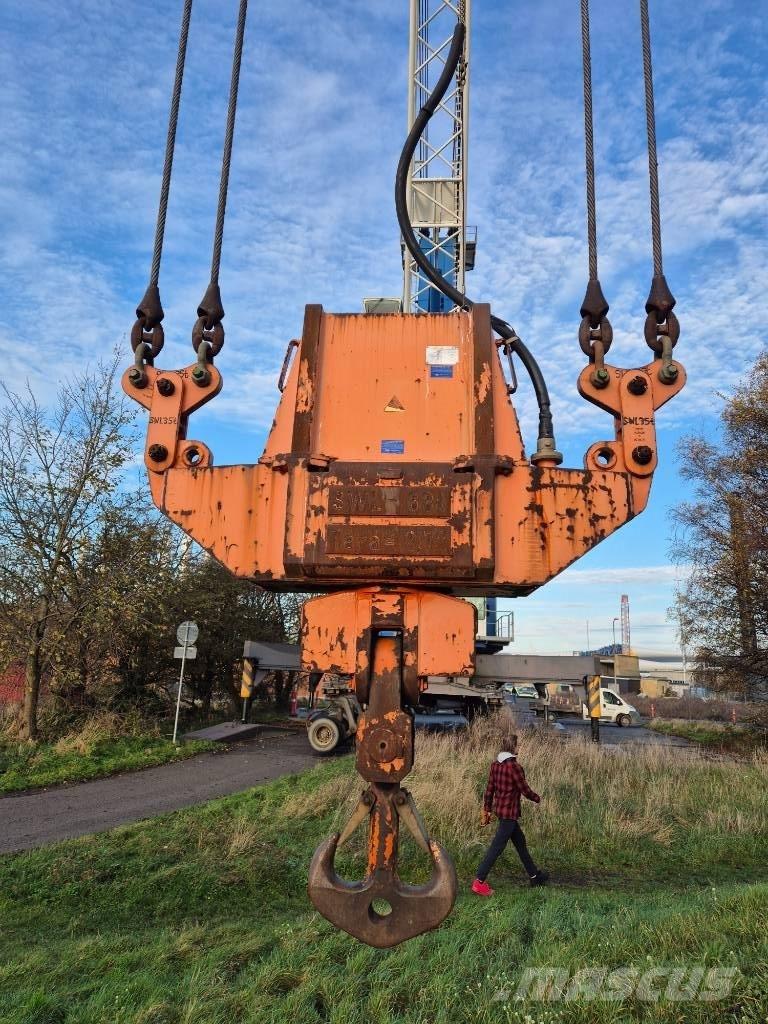 Liebherr LHM 250 Пристранищни кранове