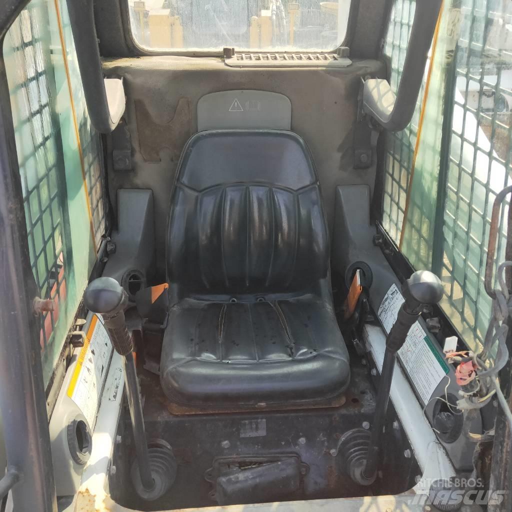 Bobcat S300 Мини товарачи

