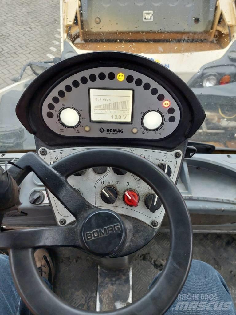 Bomag BW 161 AD-5 Двойни барабанни ролки
