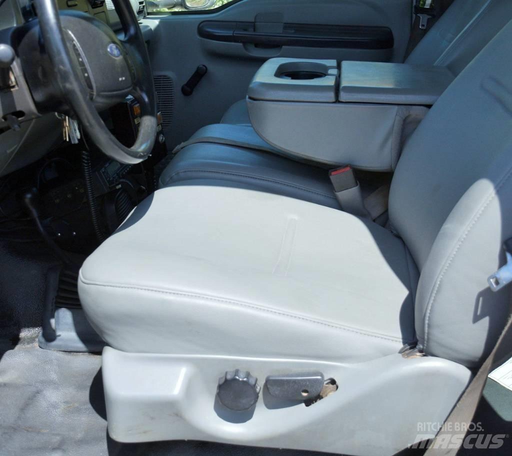 Ford F 550 Общински/универсални превозни средства
