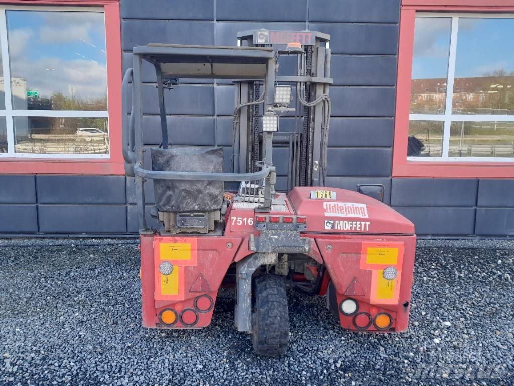 Moffett M4 25.3 NX Вилични кари-повдигачи - други