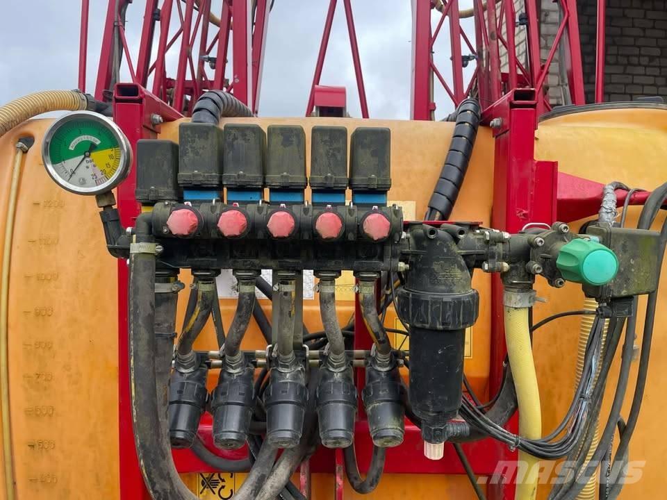 Junkkari 1300/4 Навесни пръскачки

