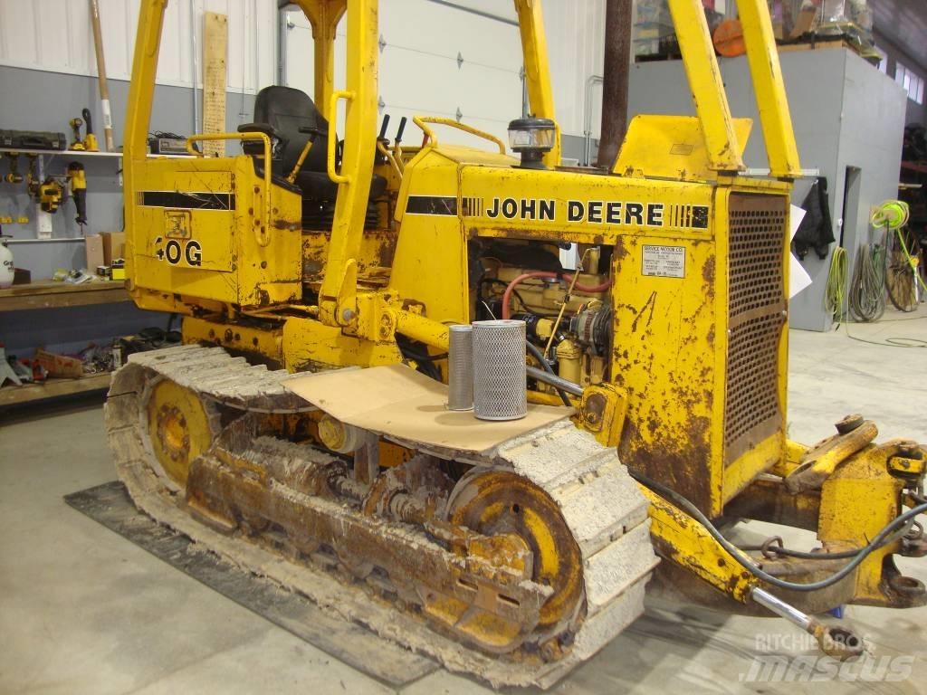 DEERE 450G Верижни булдозери
