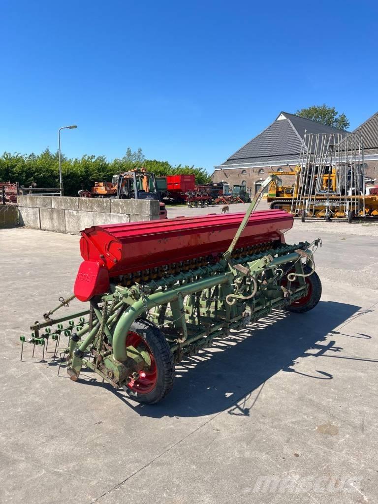 Nodet Zaaimachine Редосеялки