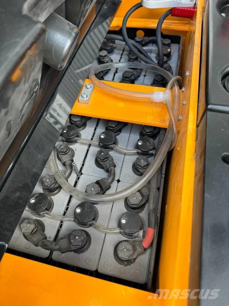 Hyundai 15ESR Самоходни товарачи