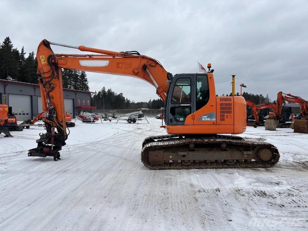 Doosan DX225 LC R Верижен екскаватор