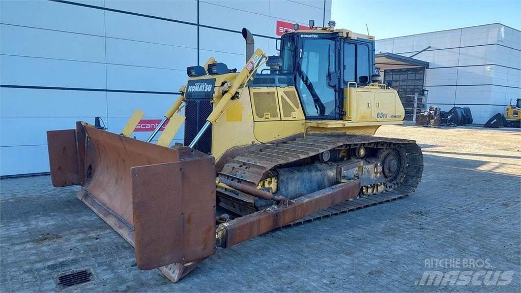 Komatsu D65PX-18 Верижни булдозери
