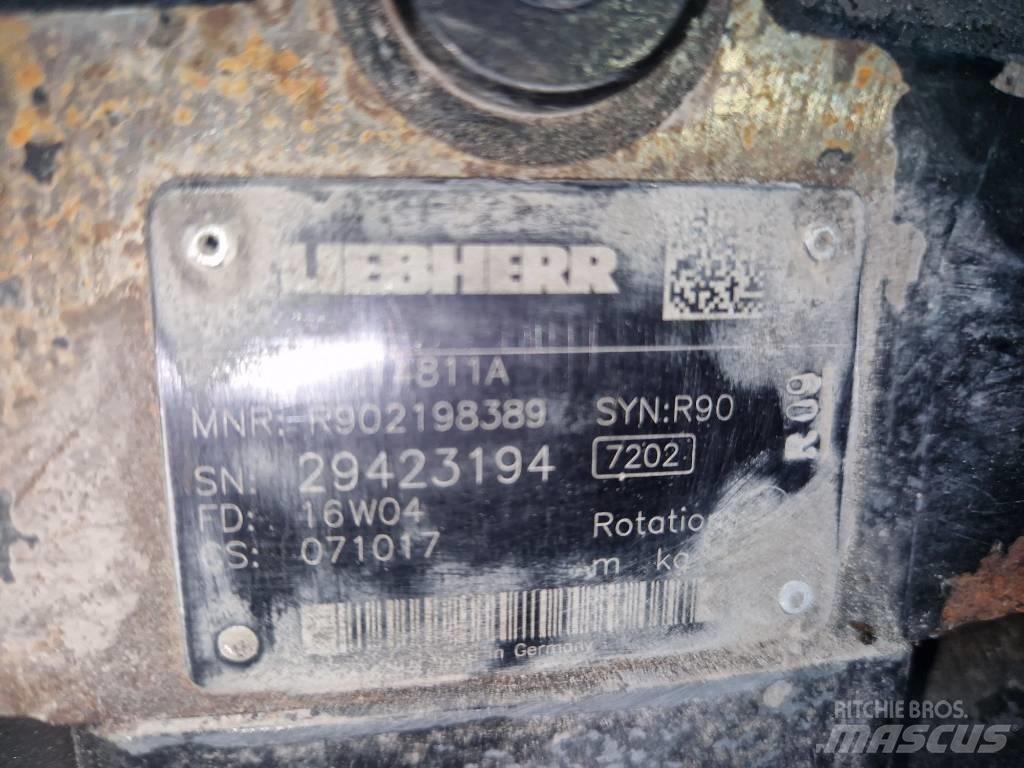 Liebherr L 586 Хидравлични