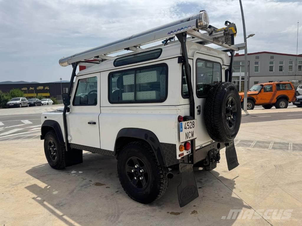Land Rover Defender Коли