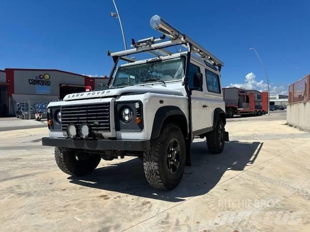 Land Rover Defender Коли