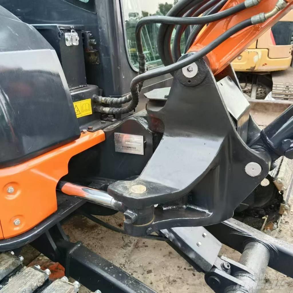 Hitachi ZX 50 U Мини екскаватори < 7 т