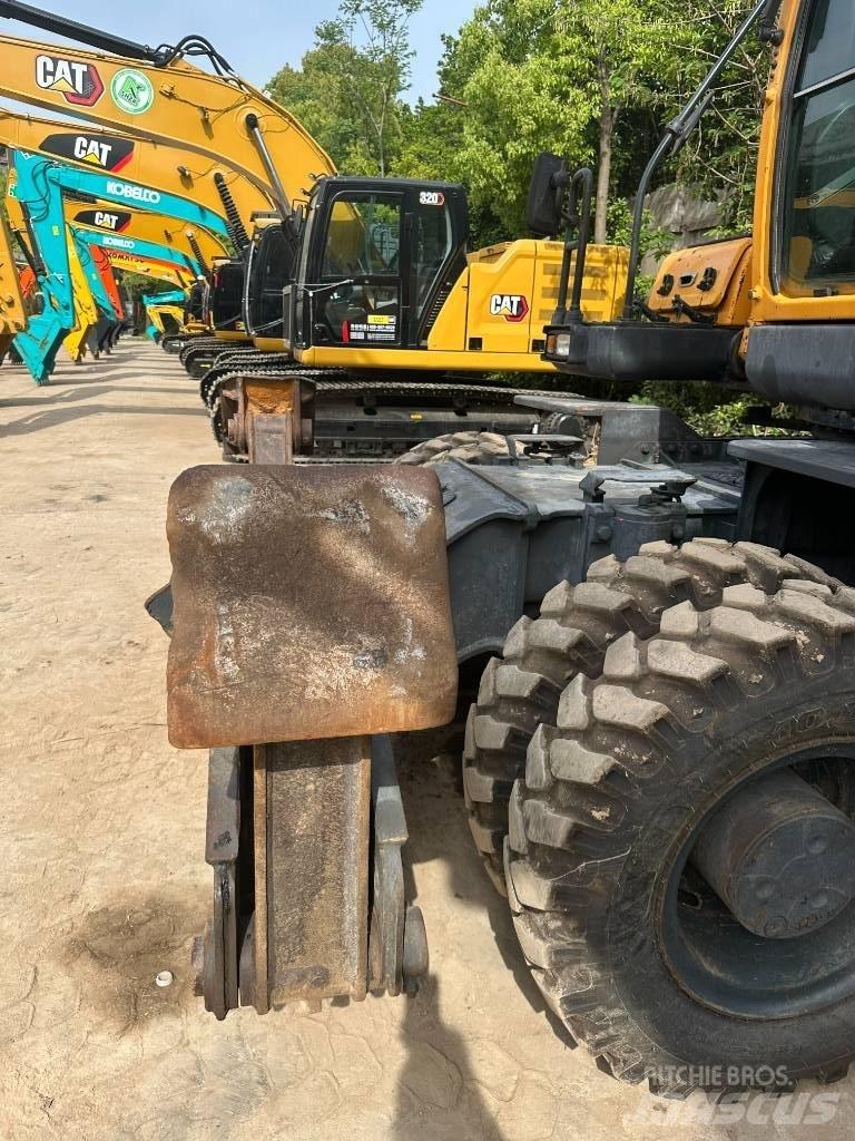 Hyundai R210W-9 Колесни екскаватори