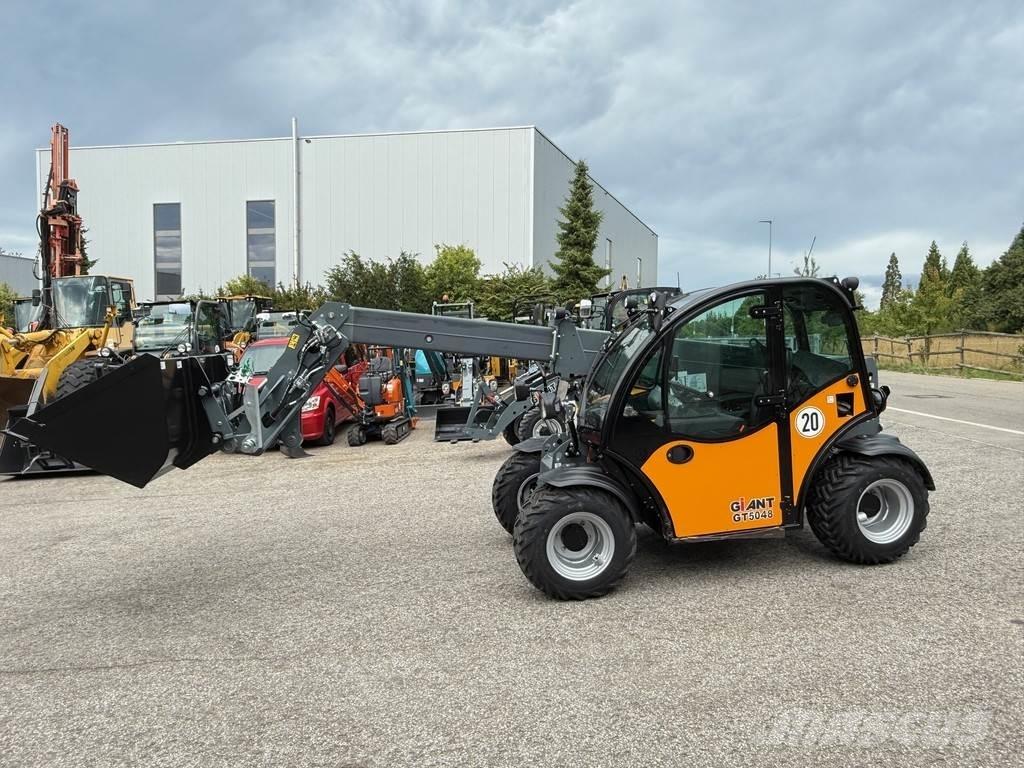 GiANT GT5048 Телескопични товарачи