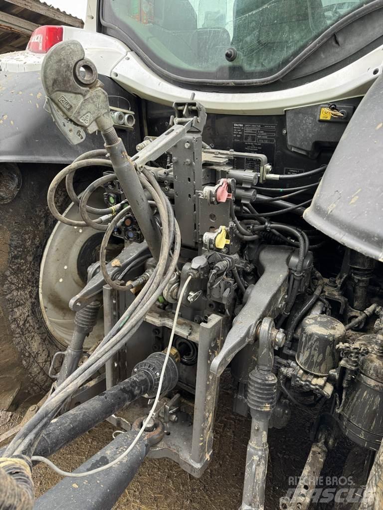 Valtra N174 Трактори