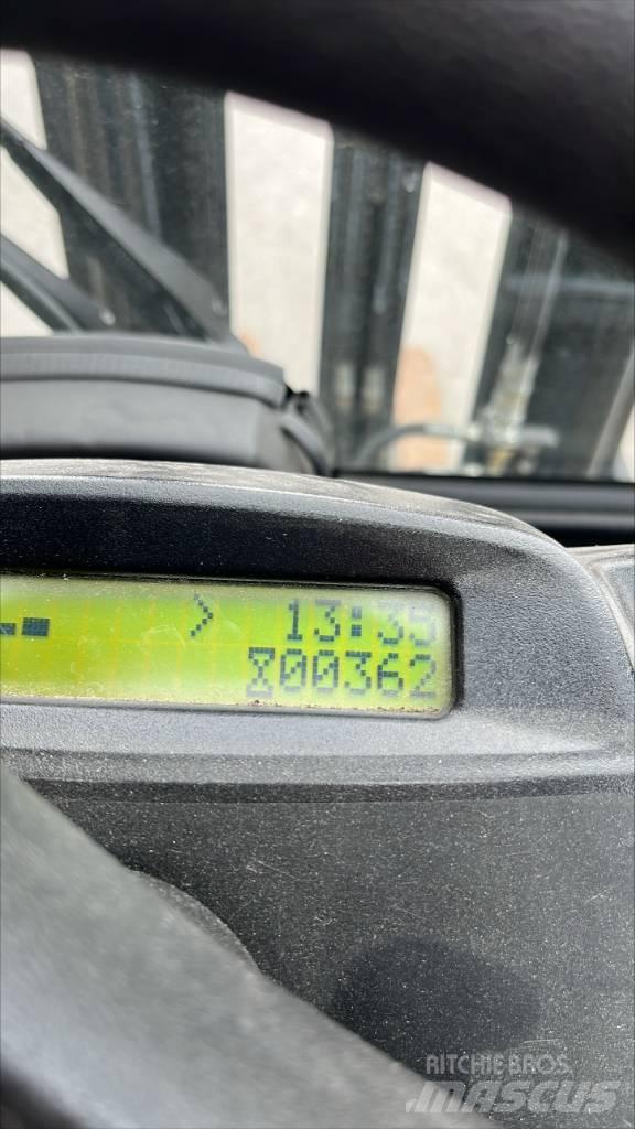 Yale GLP 25 VX Камиони с АГУ