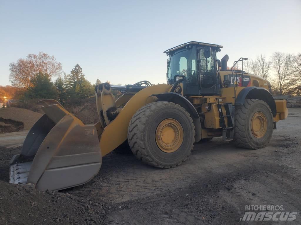 CAT 982 M Колесни товарачи