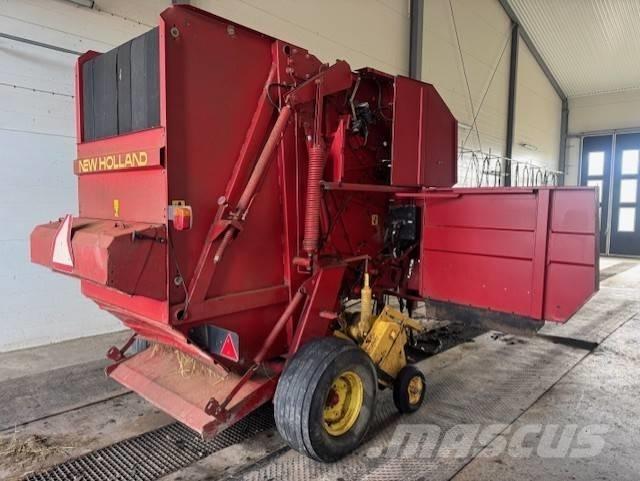 New Holland 654 Сламопреси за кръгли бали
